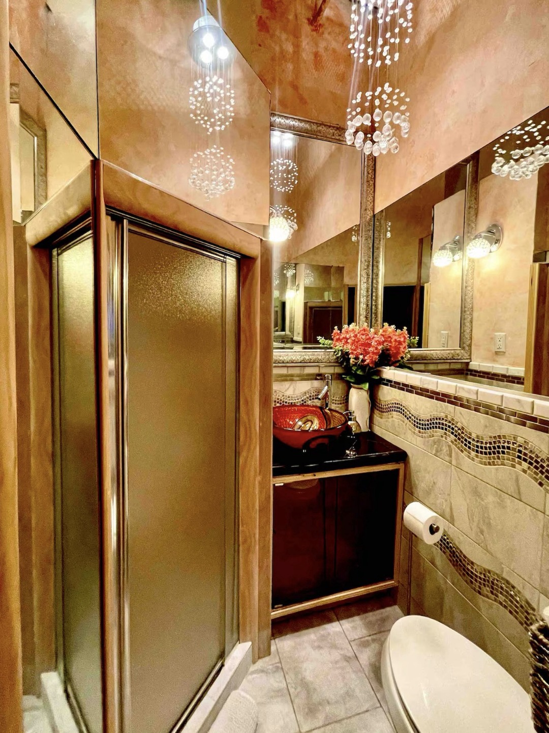 Single Suite bathroom — guest space