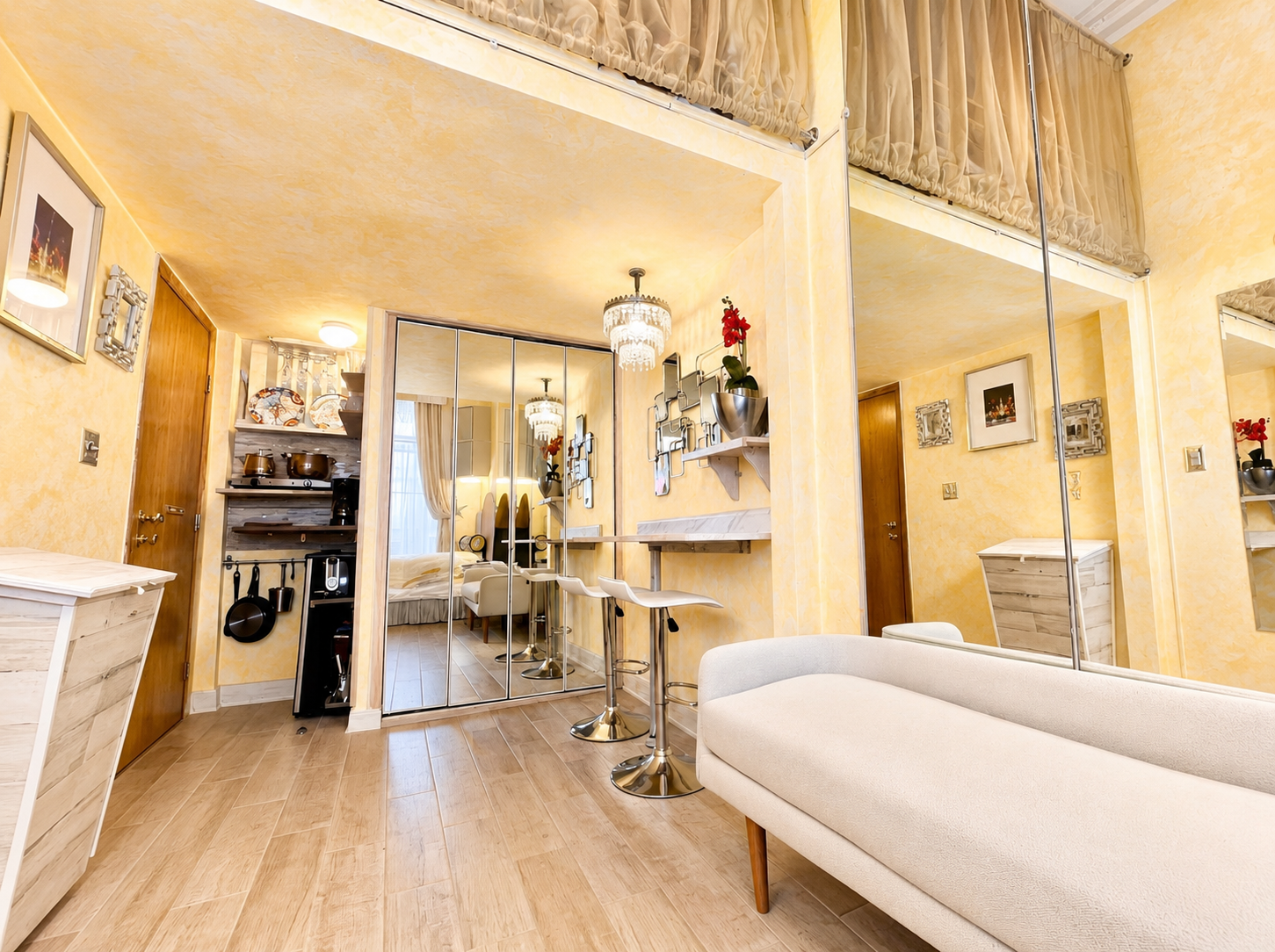 Single Suite loft bar — guest space