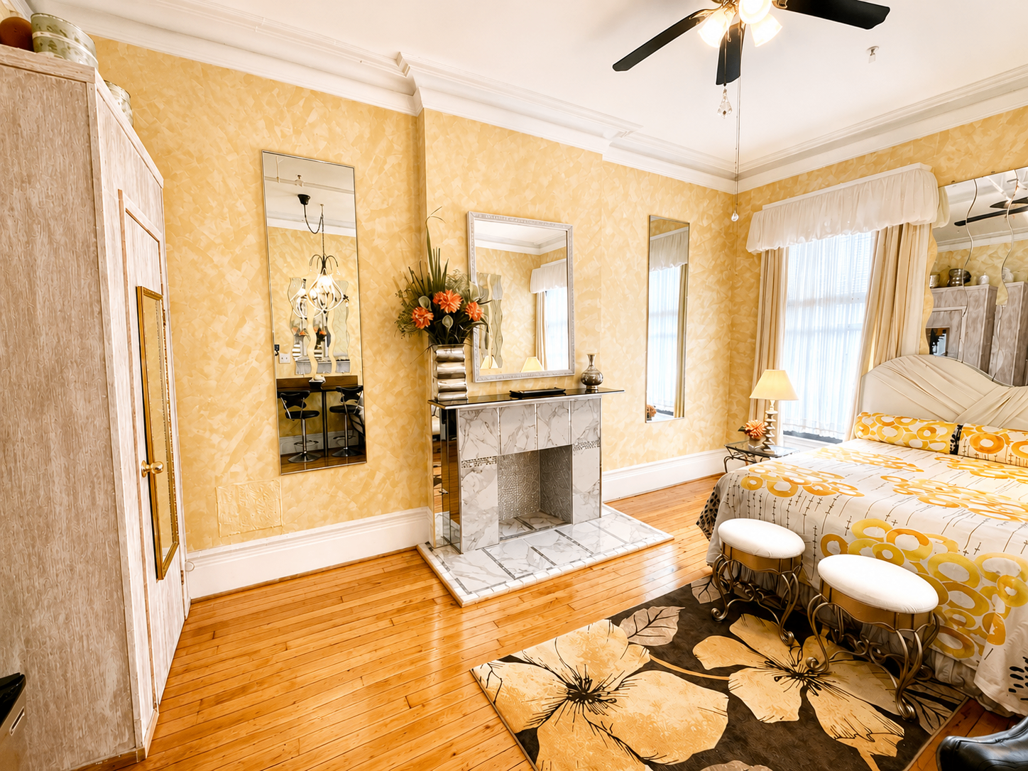 Queen Suite interior